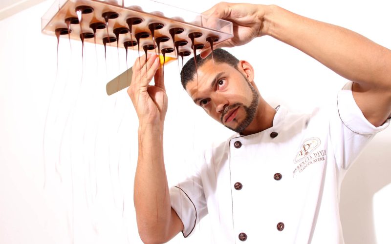 Miguel Rodríguez. 2019. Chocolatero, Pastelero